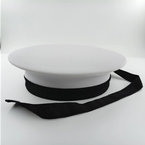 Chapeau de marin classique, casquette blanche &agrave; dessus plat